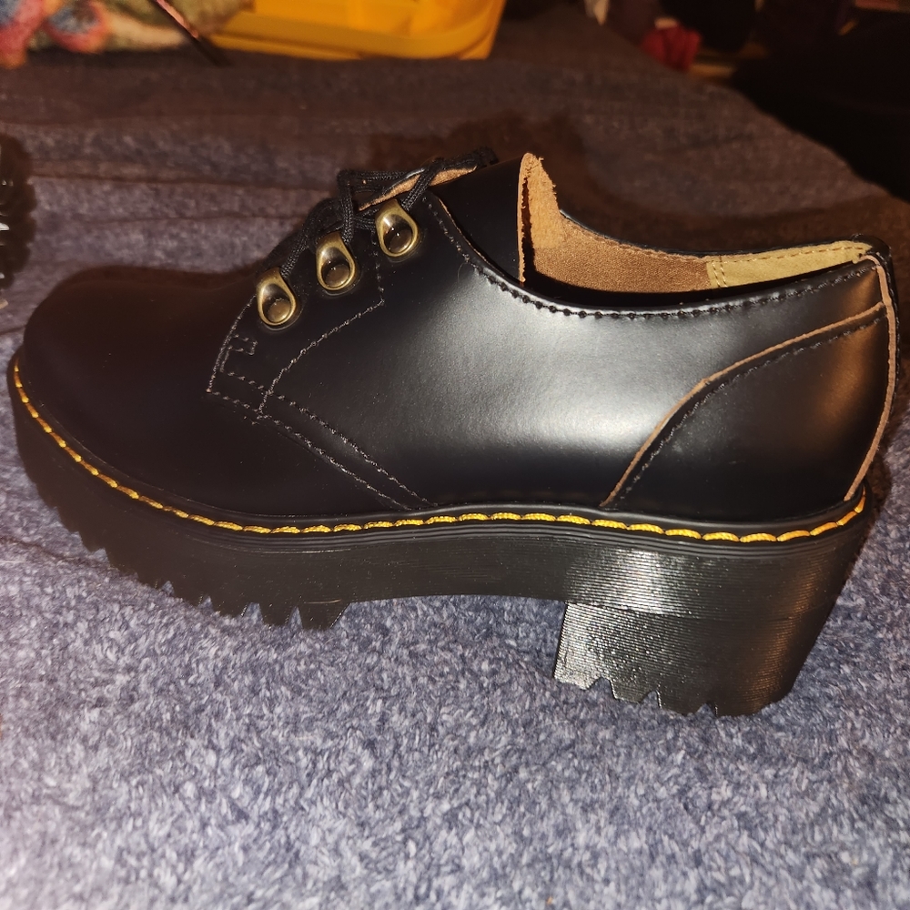 LEONA LO VINTAGE SMOOTH LEATHER HEELED SHOES nwt size 39